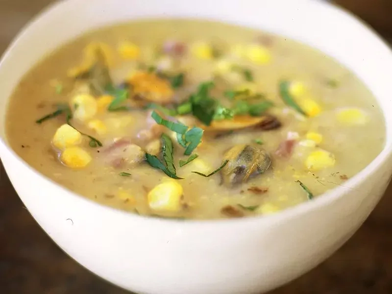 Midijų sriuba su grietinėle, morkomis ir kukurūzais