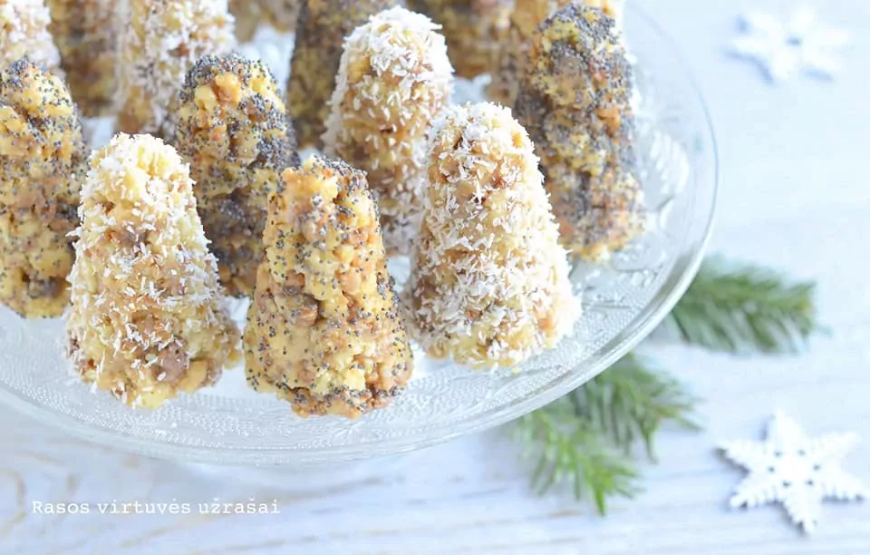 Trupinių Skruzdėlynas kitaip su kondensuoto pieno ir sviesto ir kremu