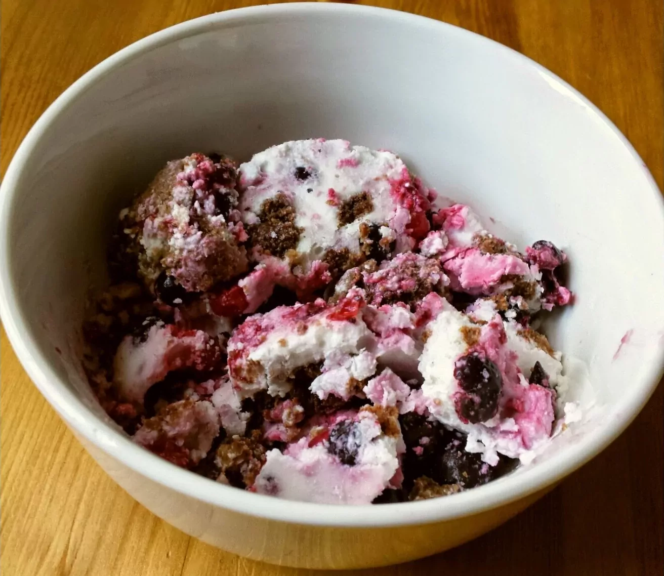 Becukriai veganiški kokosų pieno ledai iš vos 4 ingredientų!