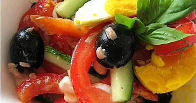 Salotos "Pozityviosios" (su tunu)