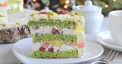 Dieviško skonio tortas "Smaragdo aksomas" ("Emerdald velvet cake")