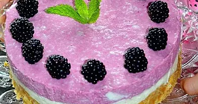 Nekeptas gervuogių tortas