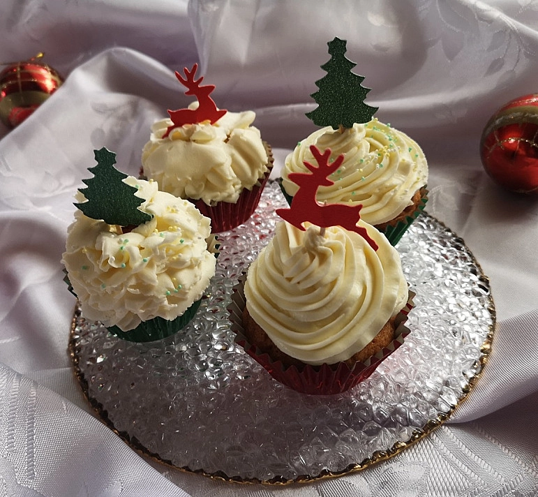 Keksiukai su baltu šokoladu ir spanguolėmis - labai šventiški!