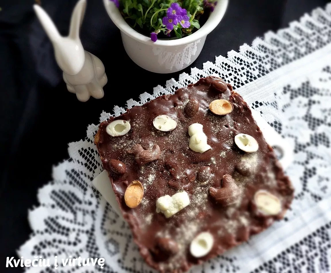 Velykinis tinginys su pieniniu šokoladu