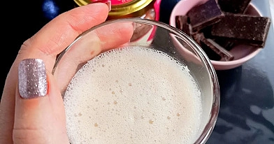 Šildanti Kalėdų Senelio chai latte