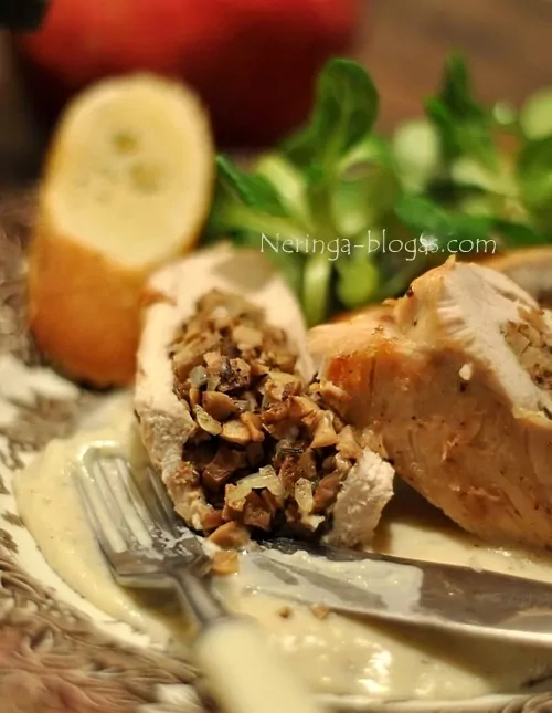 Grybais įdaryta vištiena - labai tinka Kalėdoms ar kitai šventei!