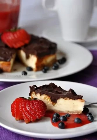 Skanesnio nėra: Varškės pyragas su šokolado plutele