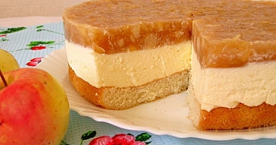 Desertinės varškės ir obuolių tortas