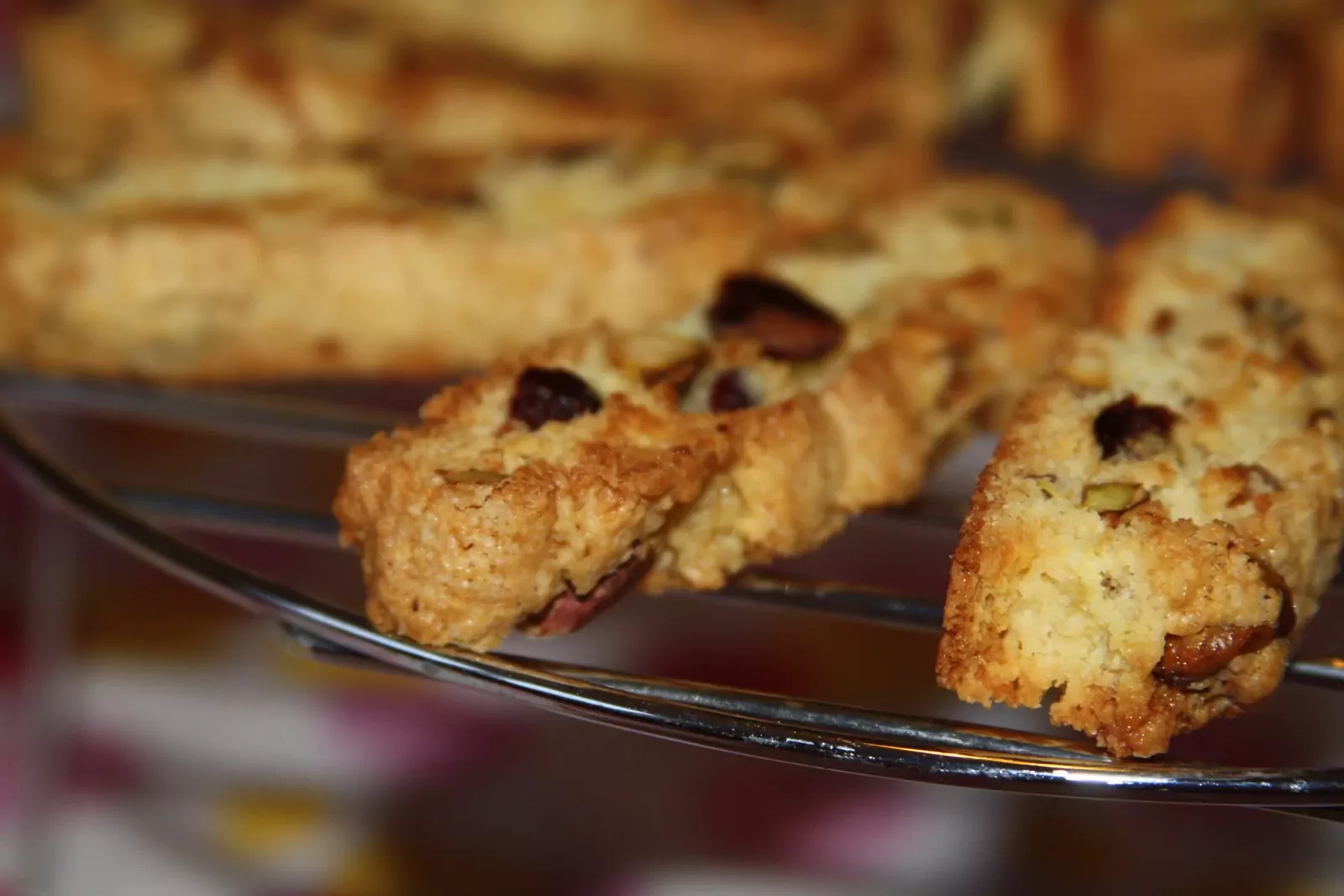Biscotti su pistacijomis ir džiovintomis spanguolėmis
