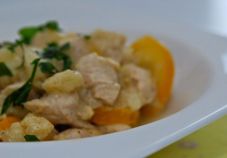 Vištienos troškinys su pastarnoku, cukinija ir salieru