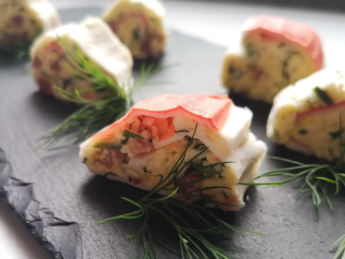 Įdarytos krabų lazdelės su sūriu