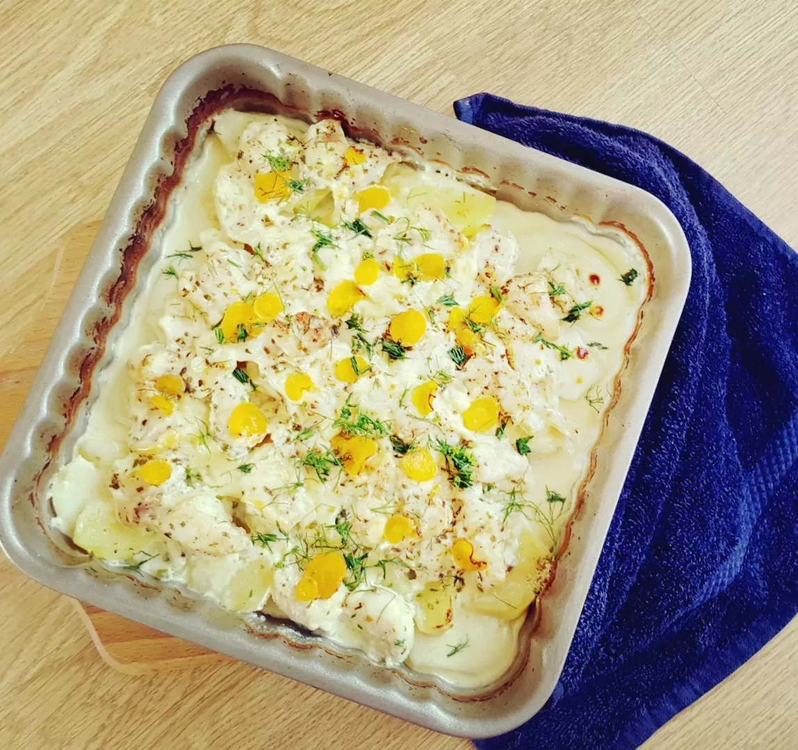 Vištienos krūtinėlės užkepėlė su bulvėmis, morkomis ir grietinėle