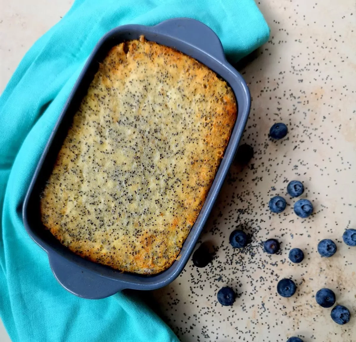 Varškės apkepas su makaronais ir bananais