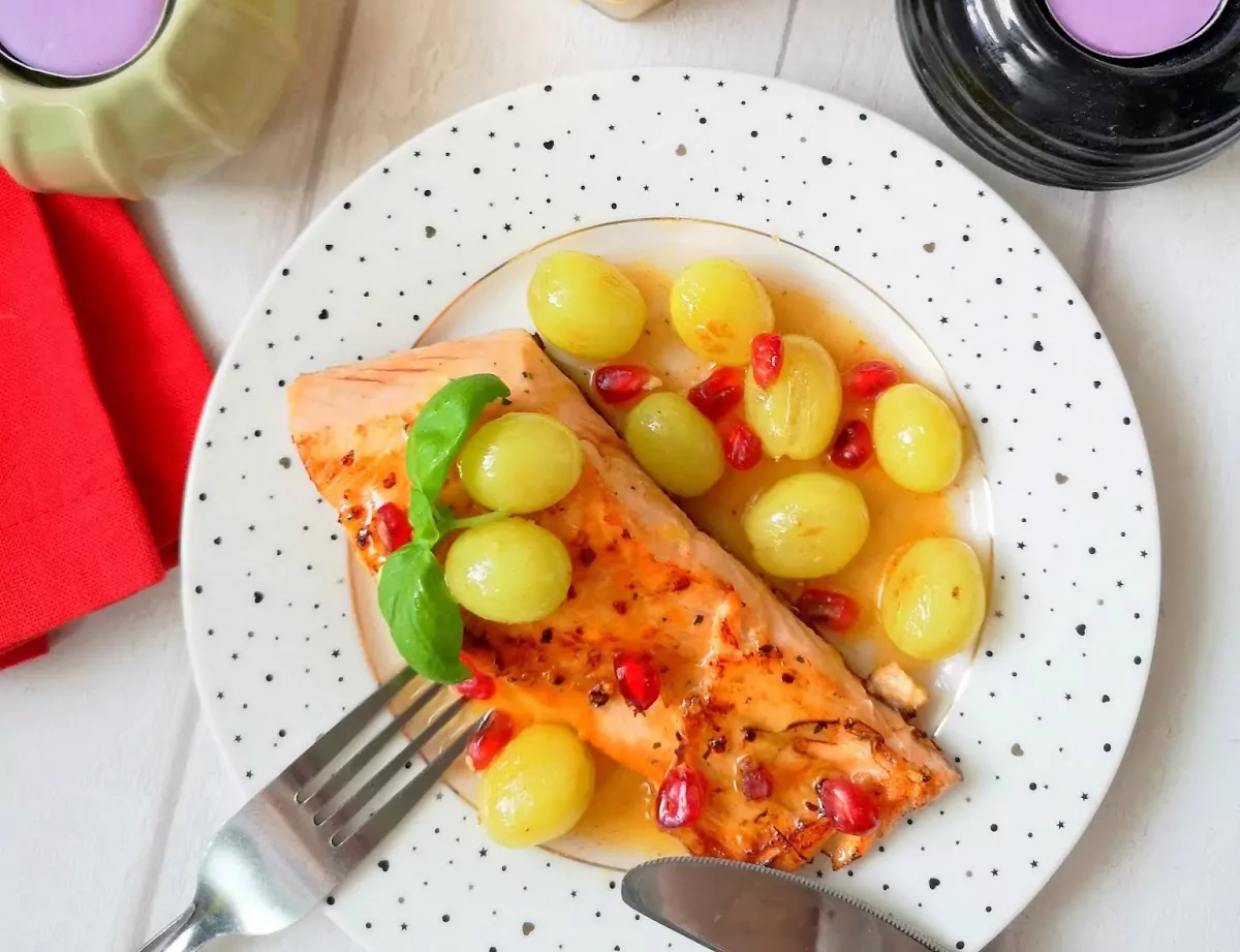 Pan-Seared Salmon with Grapes