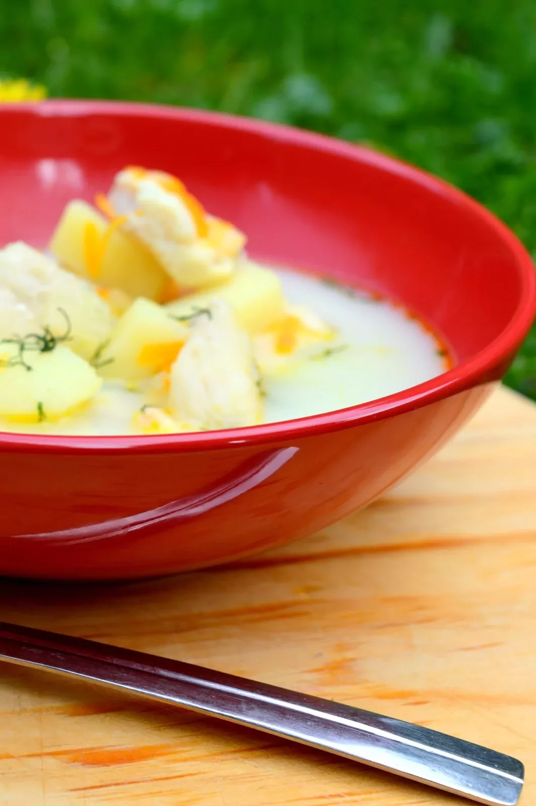 Žuvies sriuba su krevetėmis, bulvėmis, morkomis ir pienu