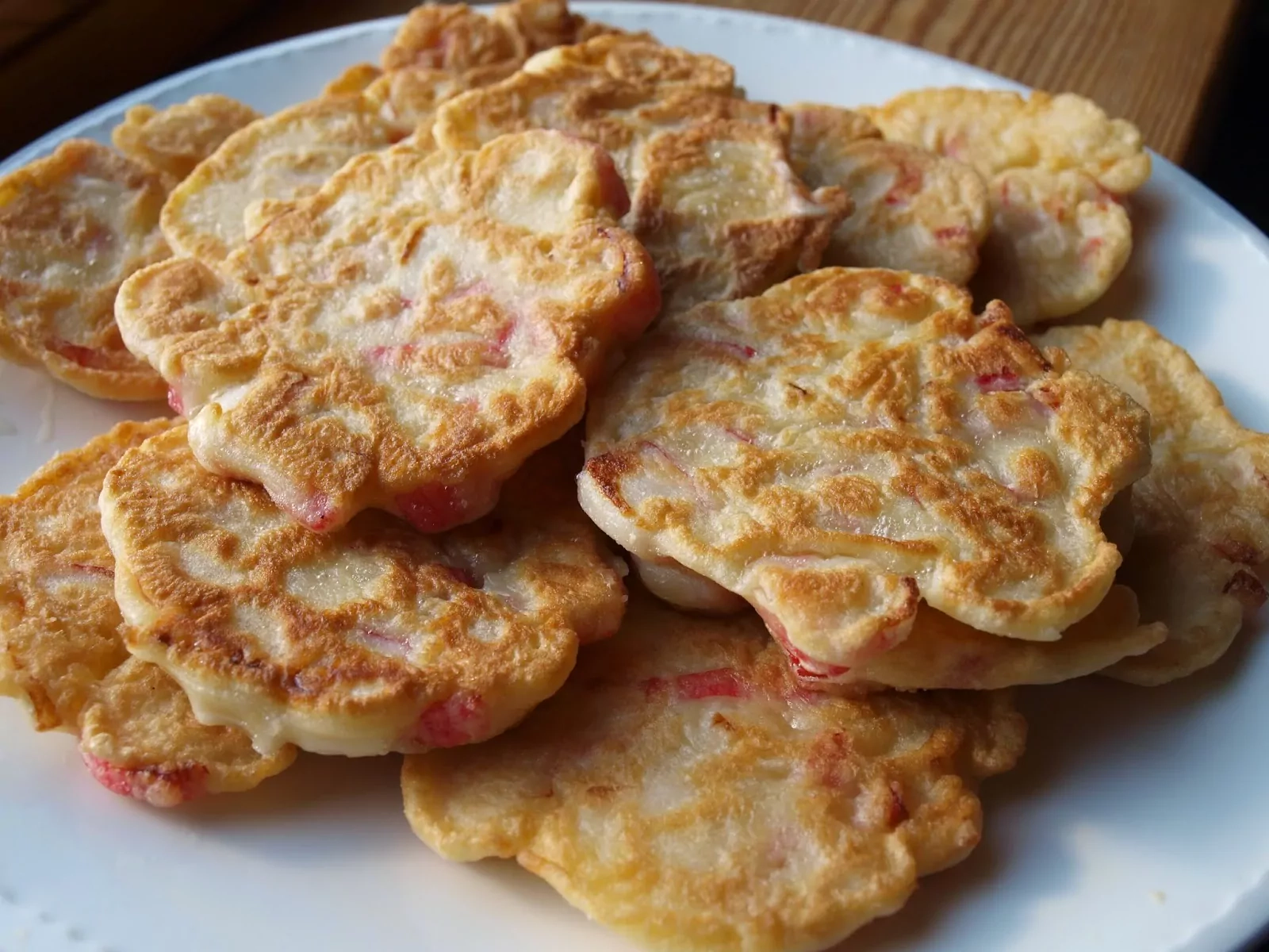 Pieno tešlos blyneliai su krabų lazdelėmis