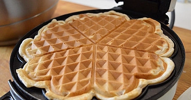 Easy to make Homemade Waffles with cinnamon