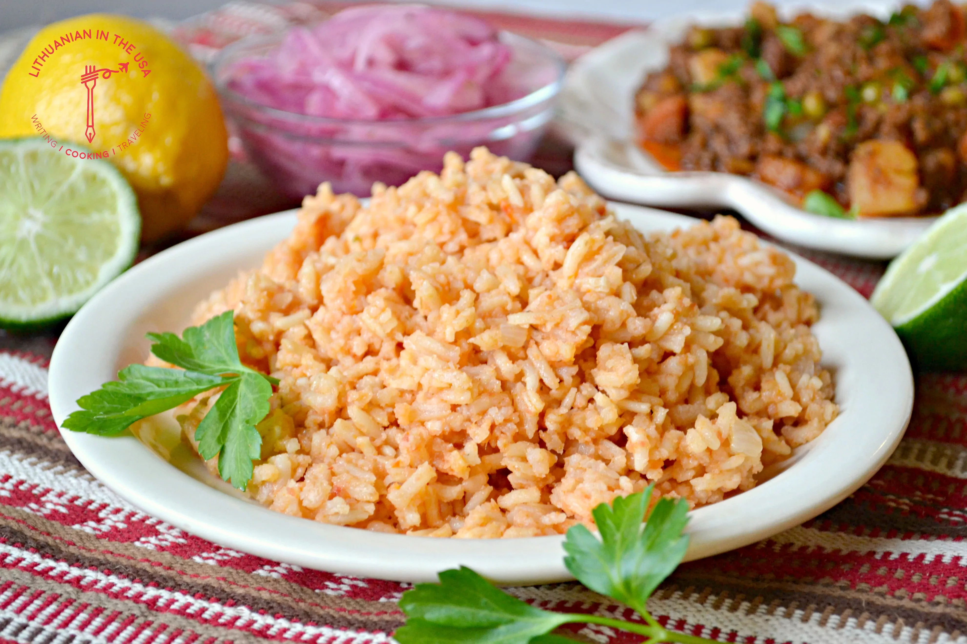 Mexikanischer Reis mit Tomatensauce gebraten