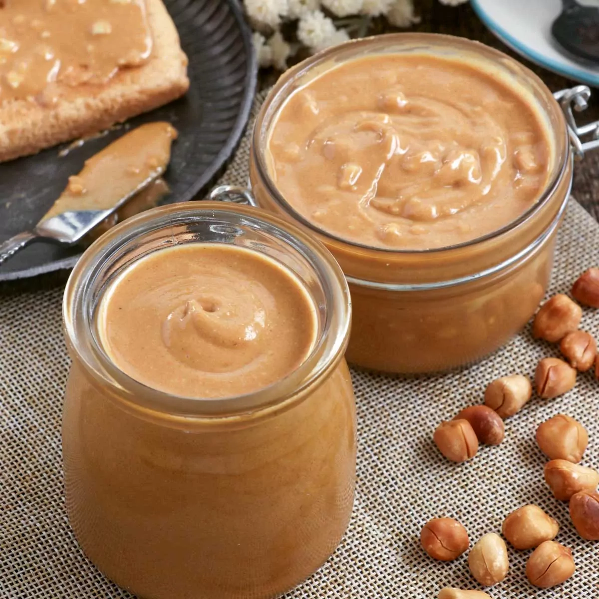Natural homemade peanut butter
