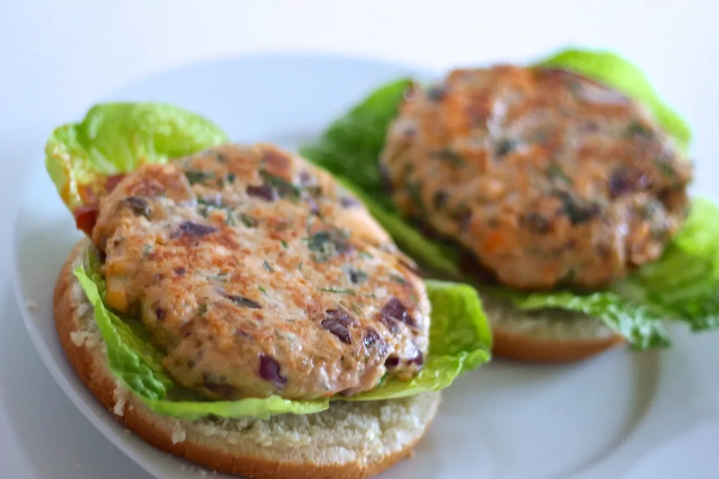 Naminiai mėsainiai su lašiša