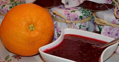 Bruknių uogienė su apelsinais