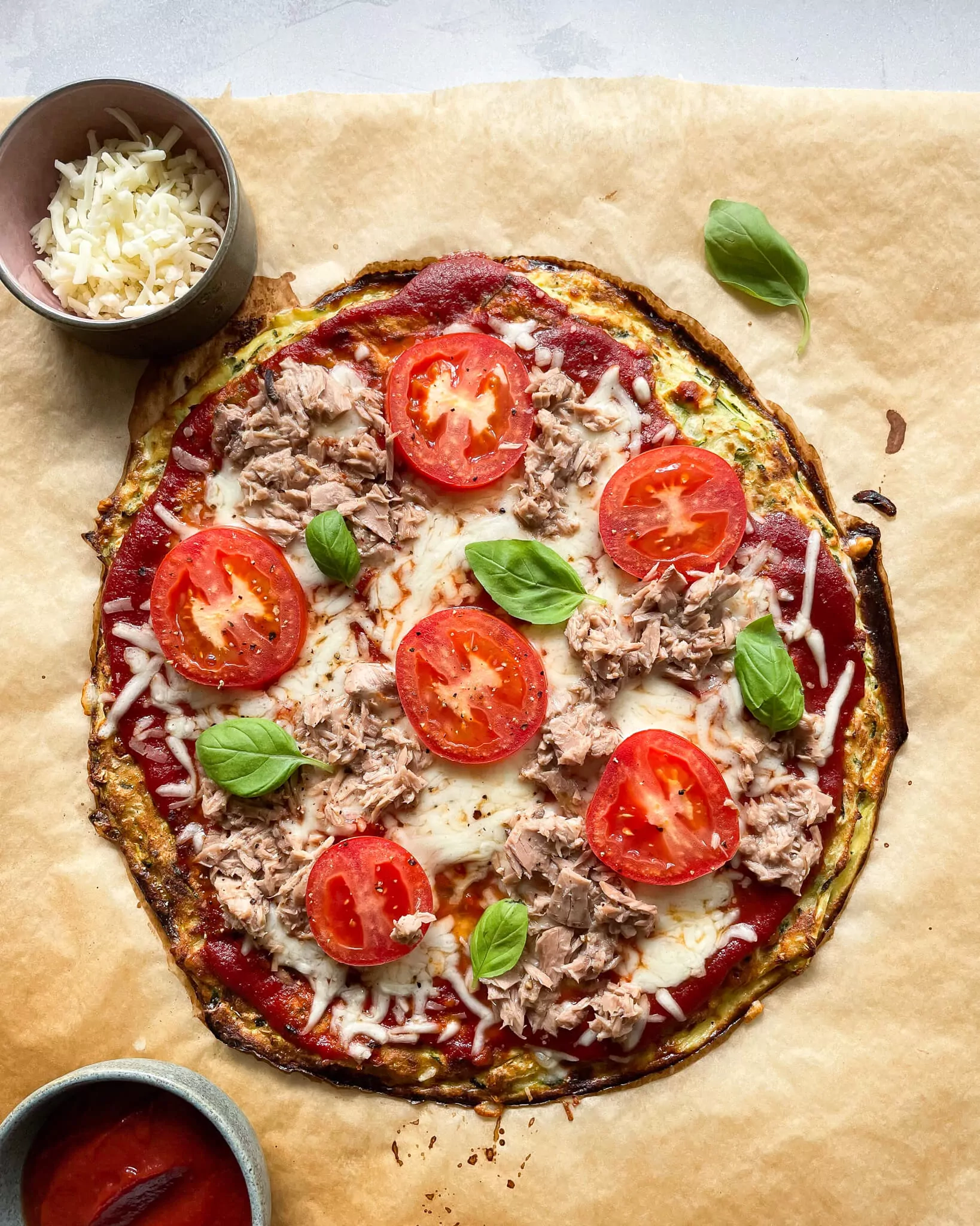 Pizza auf Zucchinibasis (glutenfrei)