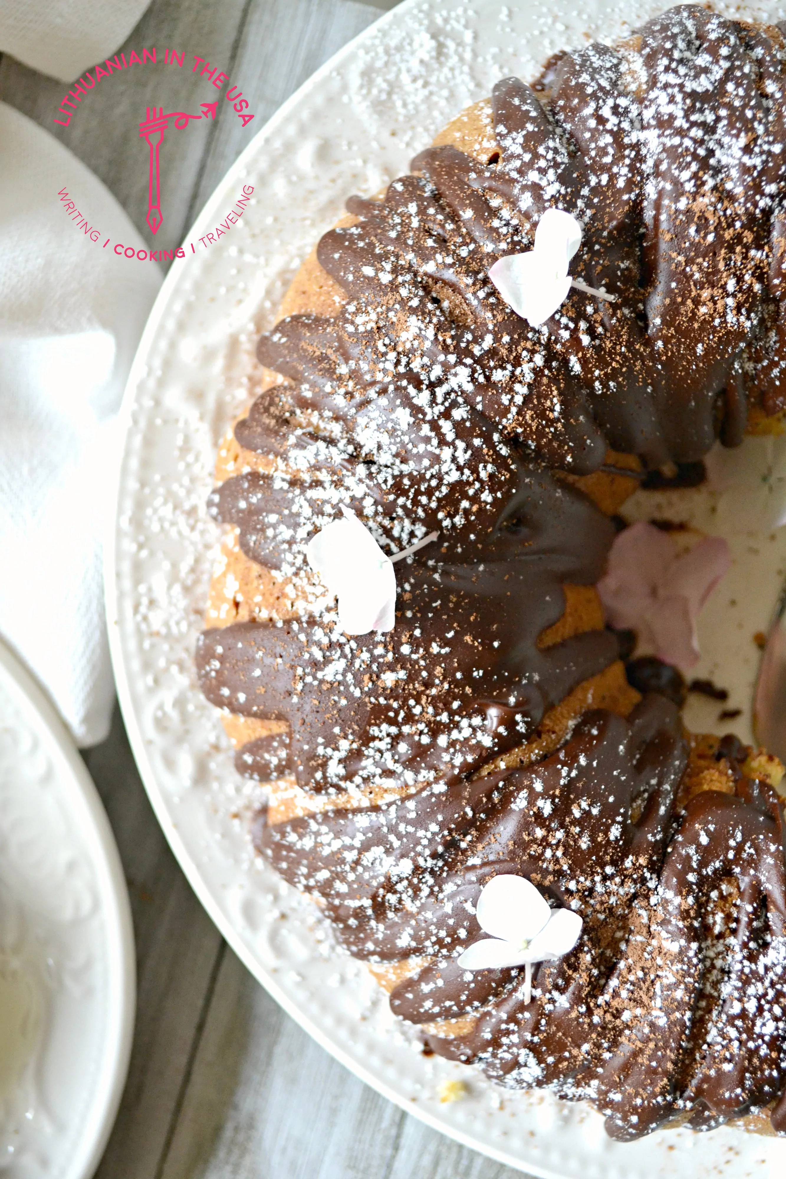 Cupcake de calabacín con semillas de amapola y glaseado de chocolate