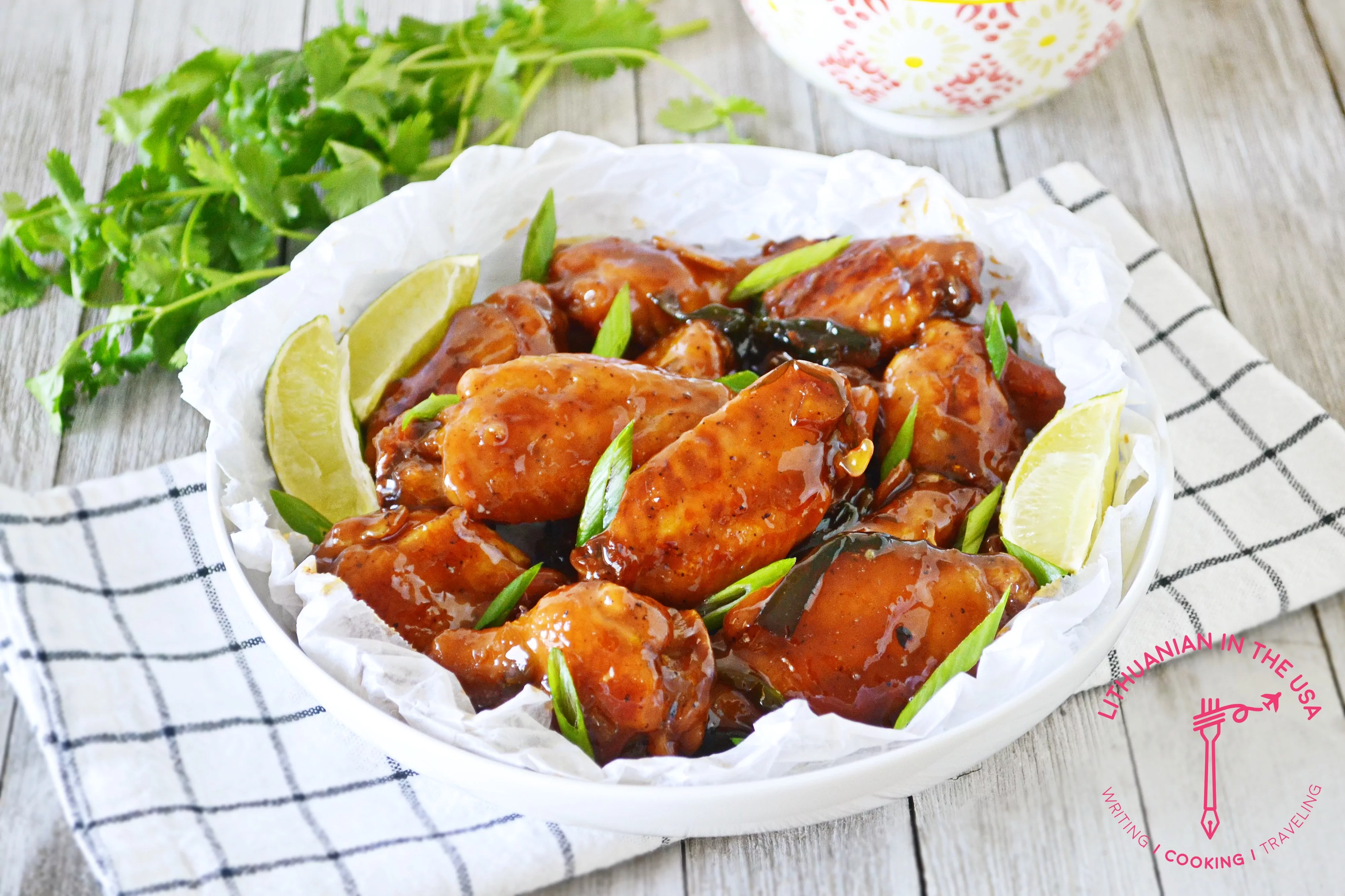 Alitas de pollo a la sartén con salsa de miel china