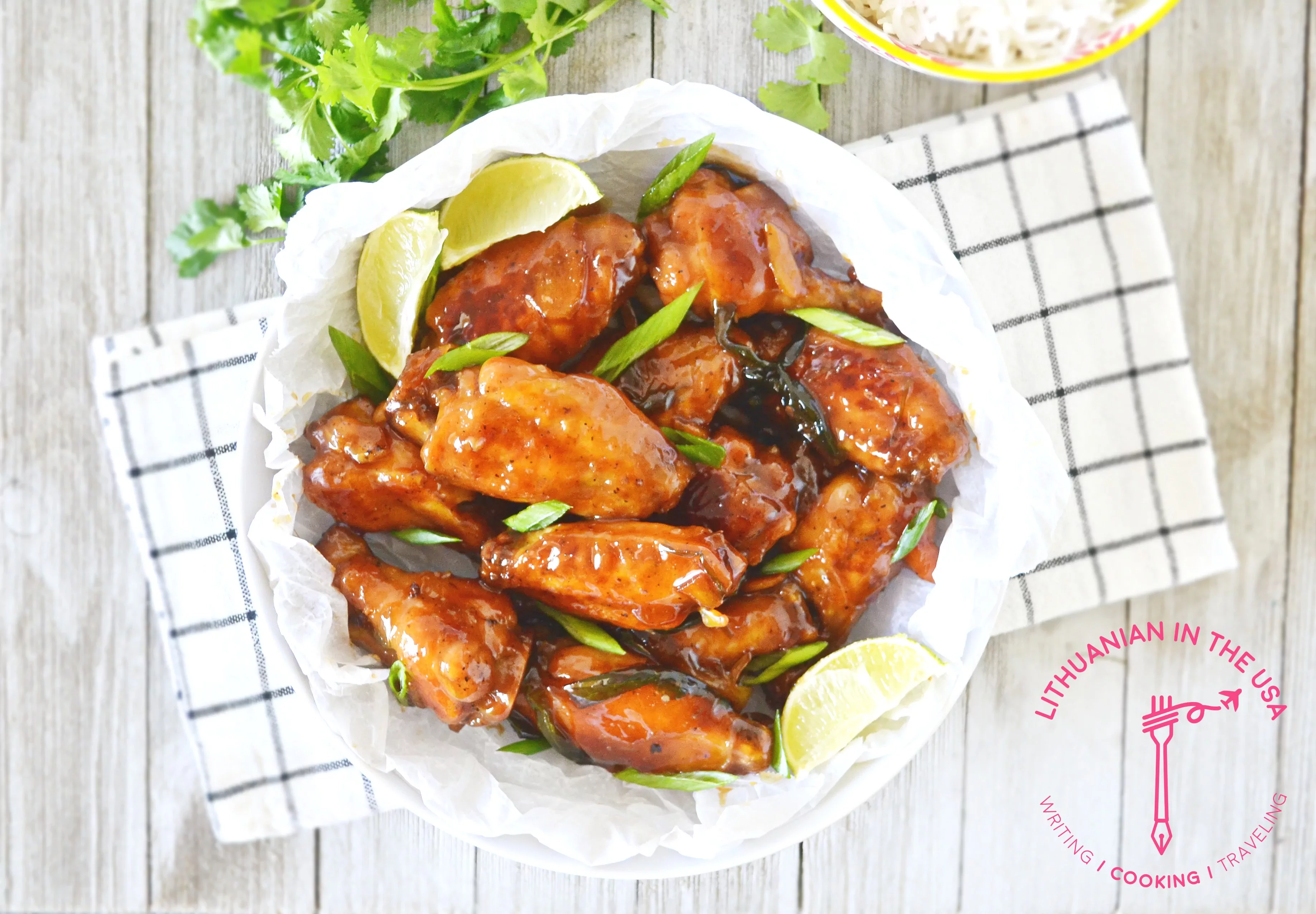 Alitas de pollo a la sartén con salsa de miel china