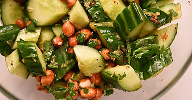 Tradicinės kiniškos agurkų salotos - išmėginkite jau dabar!