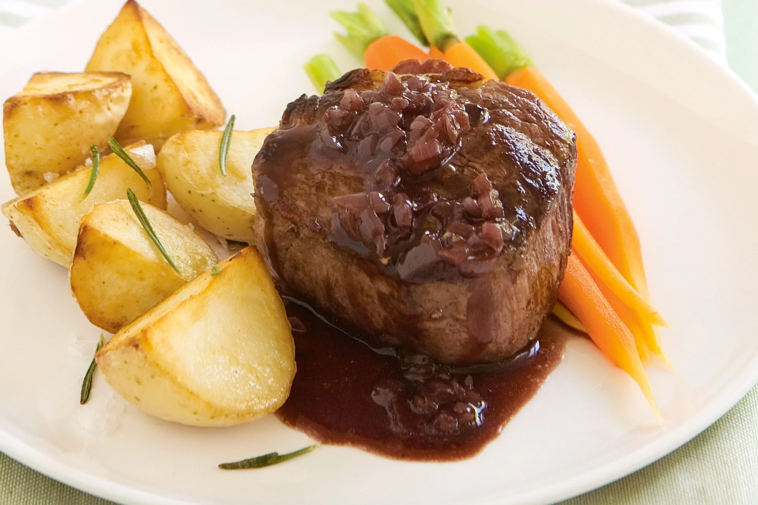 Medium Rare Steak - roast beef con salsa de vino