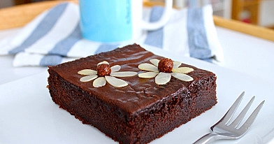 Schokoladenkuchen mit Coca-Cola, Öl und Kefir
