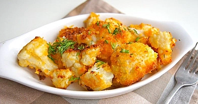 Blumenkohl, in einer pfanne in butter gebraten