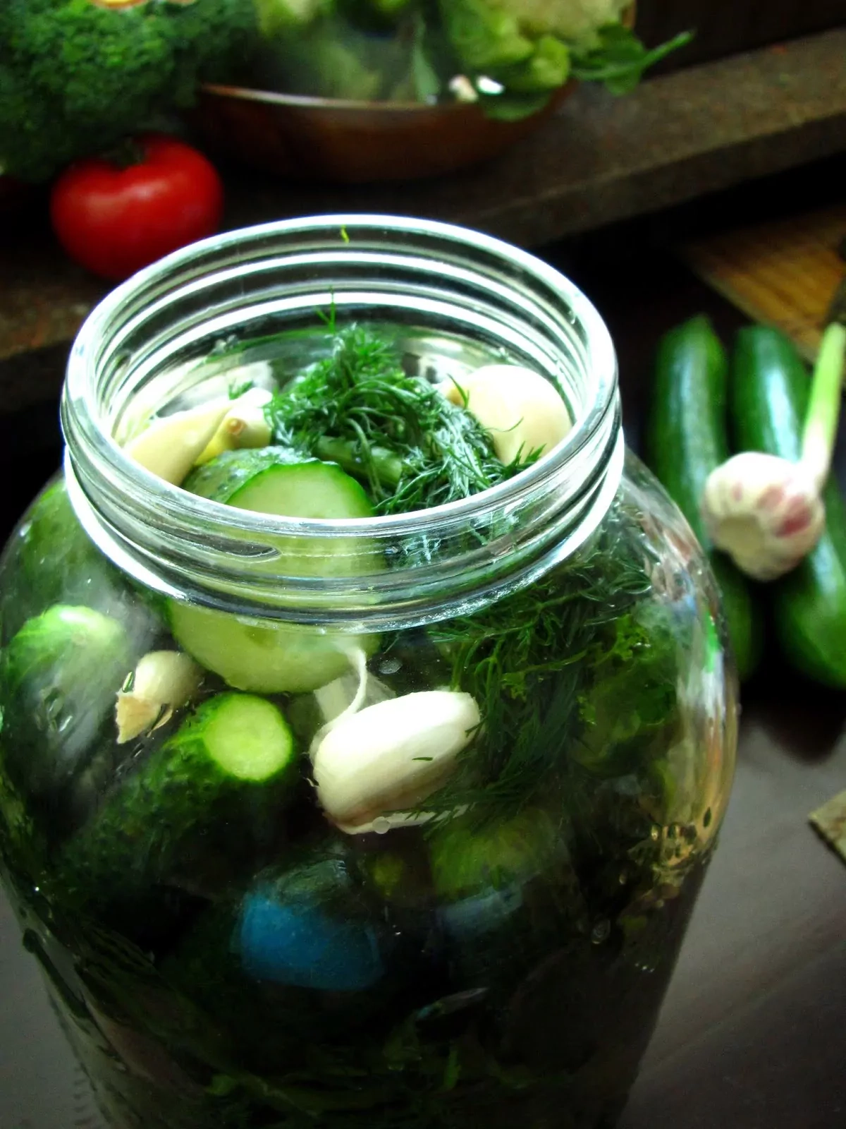 Ogórki Małosolne z czosnkiem, chrzanem i koperkiem