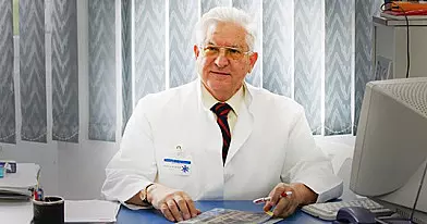 Miegokite be telefonų, žiūrėkite į dangų, gerkite vyną - rekomenduoja neurochirurgas