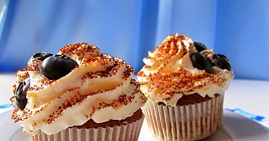 Kawowe muffiny z bitą śmietaną
