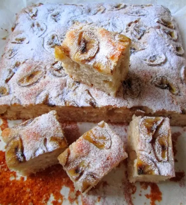 Szybkie ciasto jogurtowe z bananem