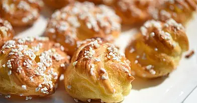 Prancūziški CHOUQUETTES arba plikyti pyragėliai su perliniu cukrumi