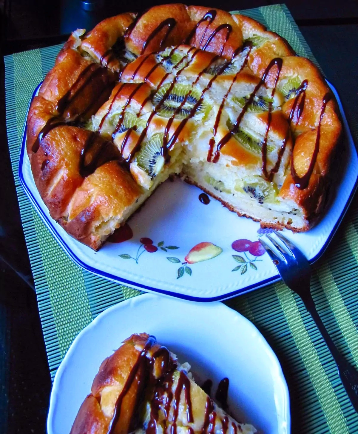 Keptas jogurtinis pyragas su kivi