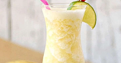 Banana - bananinis daiquiri kokteilis su baltu romu