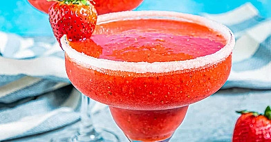 Strawberry - braškinis daiquiri kokteilis su šviesiu romu