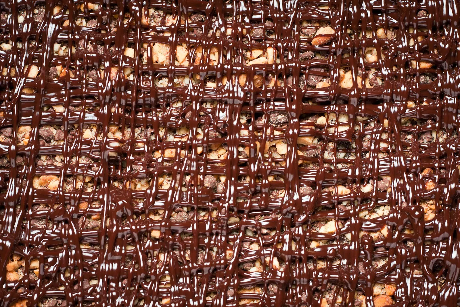 Šokoladinis obuolių ir datulių pyragas