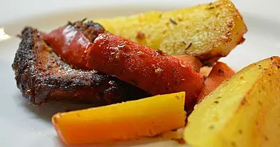 Kiaulienos kepsniukai kepti rankovėje