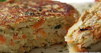 Vištienos maltinukai (burgeriai) su bulvių koše