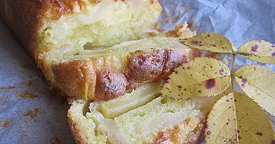 Obuolių pyragas su romu