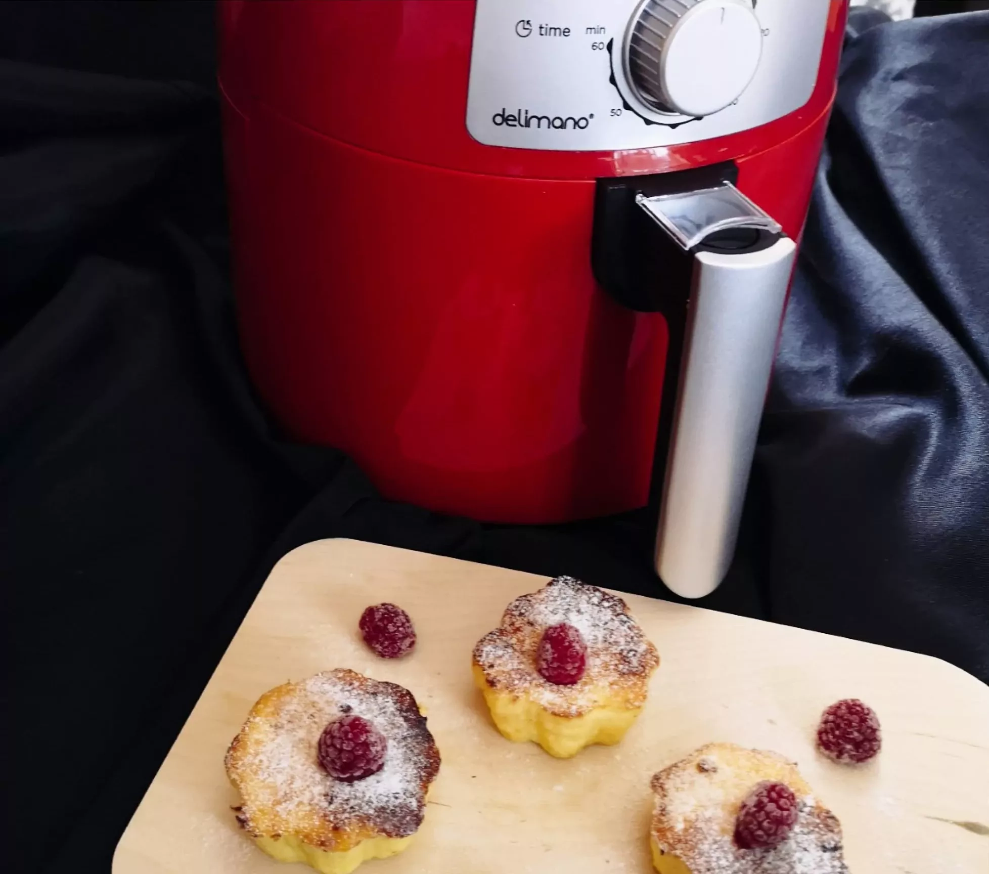 Varškės apkepas keksiukų formelėse