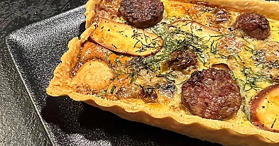 Kišas (quiche) - su rūkytu sūriu ir dešrelėmis