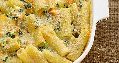 Veganiškas makaronų apkepas su lapine cikorija