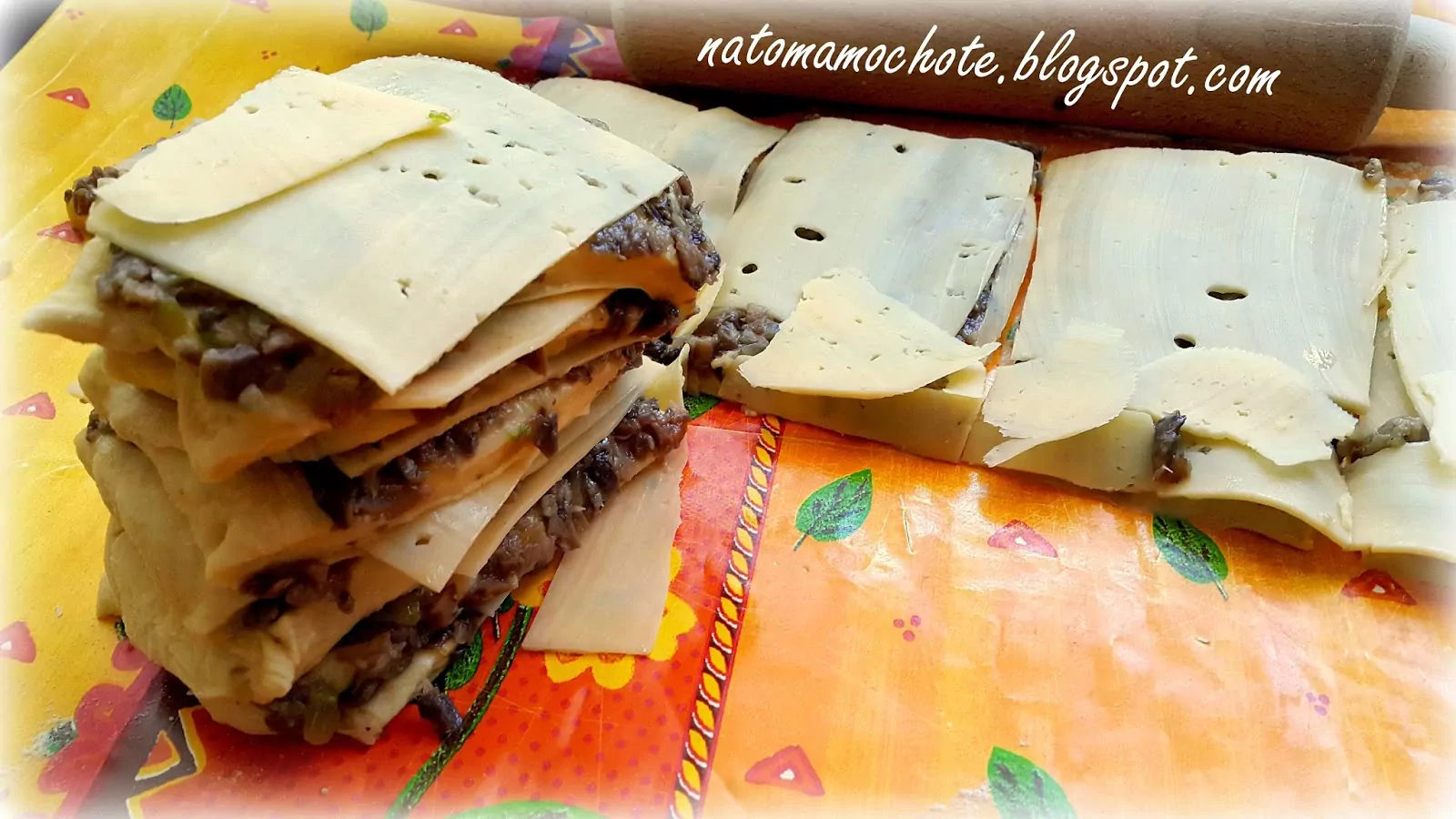 Odrywany Chlebek z Pieczarkami, Serem i Cebulą