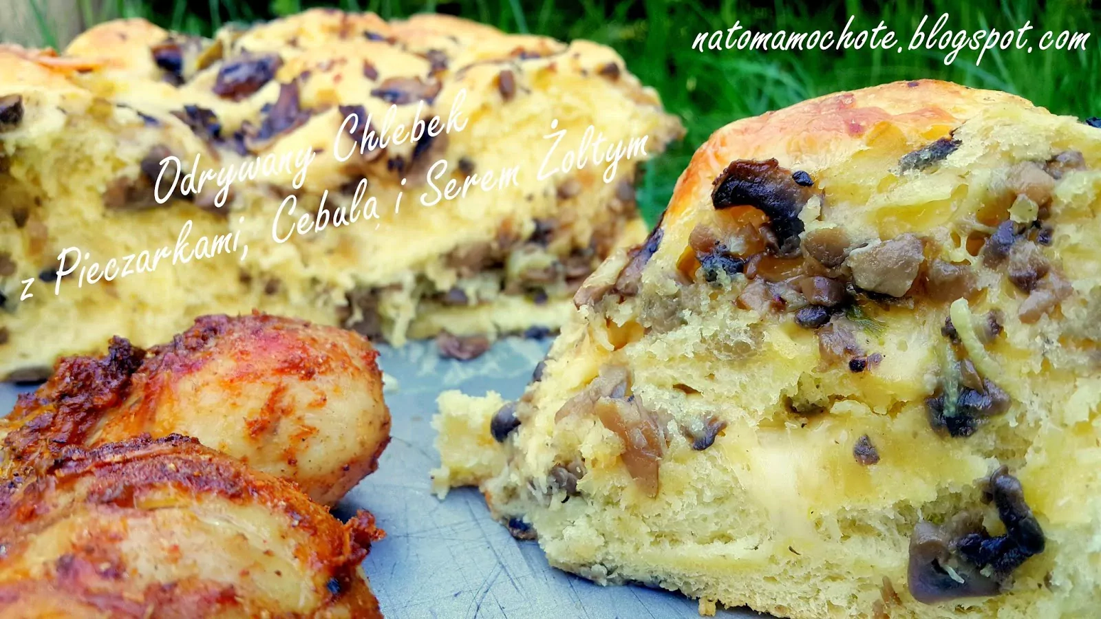 Odrywany Chlebek z Pieczarkami, Serem i Cebulą